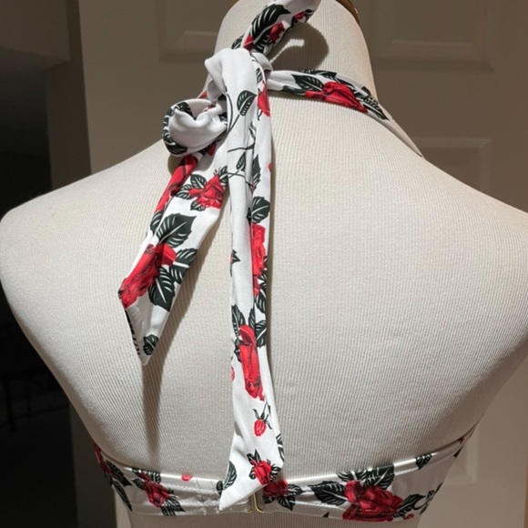 Marilyn Monroe Roses Halter Bikini Top - Picture 2 of 4